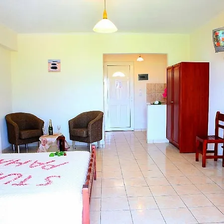 Pahnis Hotel